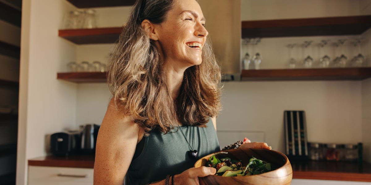 Doctors Say People With a Higher Risk of Alzheimer’s May Benefit From Following This Diet