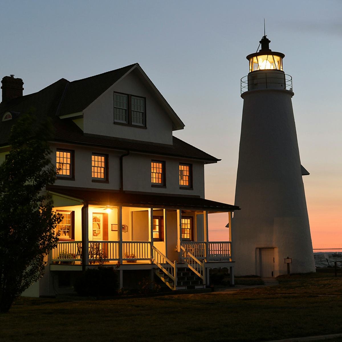 The Zoe Report Readers' Choice Awards: Best Lighthouse Stays